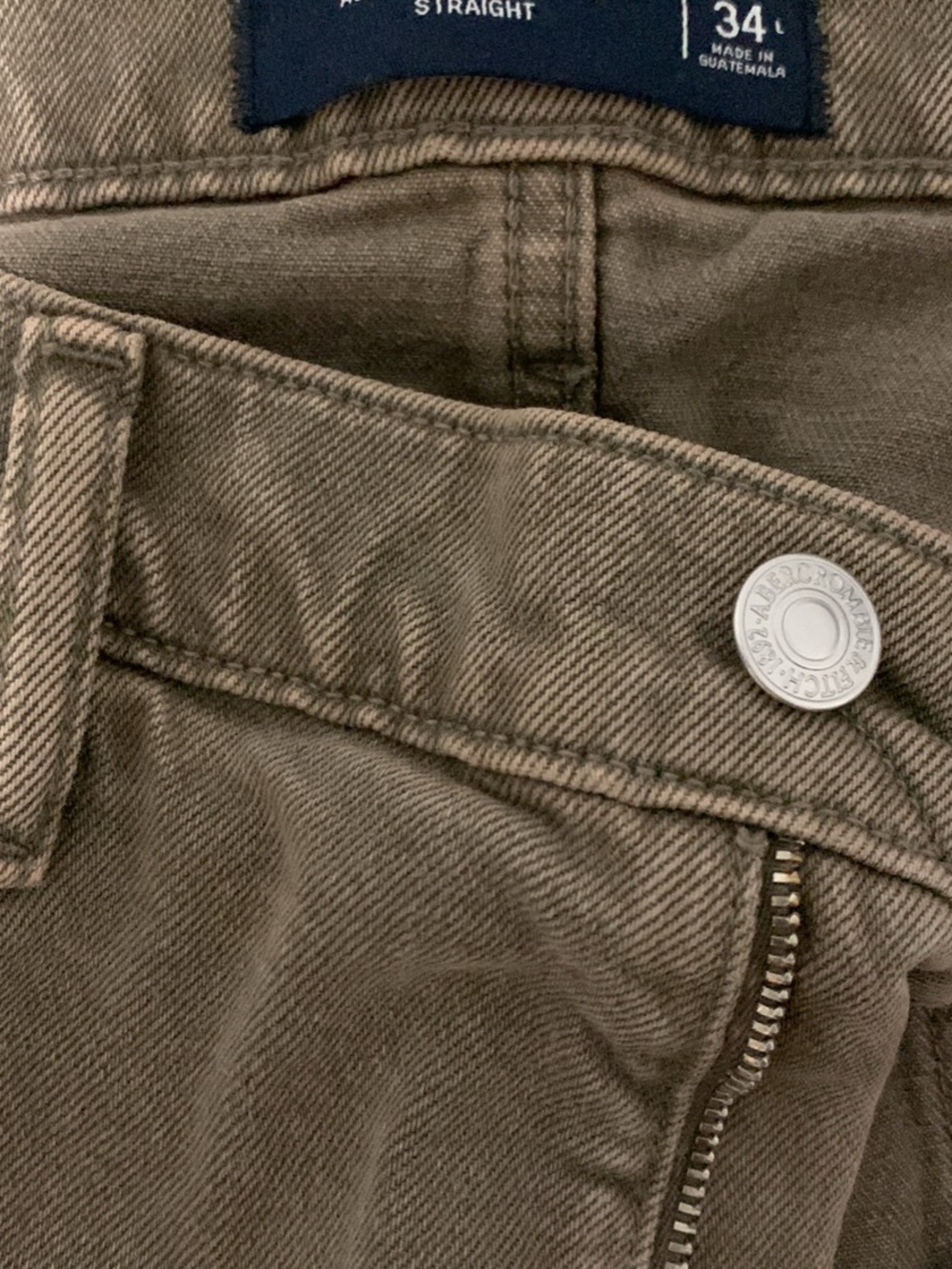 Abercrombie & Fitch Straight Men's Chinos in Olive